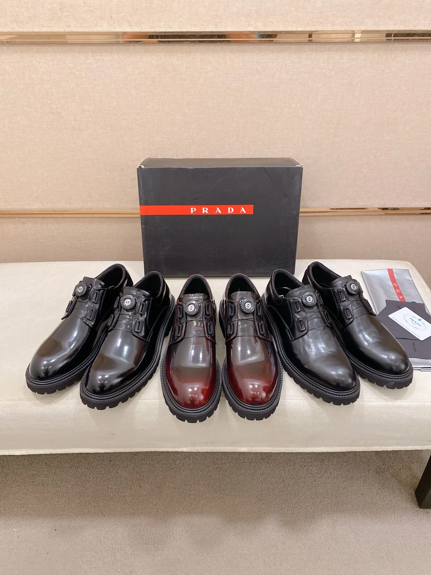 Factory price 640💰 🍁🍁High version High-quality new PRADA (Prada) counters are launched simultaneously, new men's shoes, 😘fabrics are selected from imported lacquered first-layer cowhide, and imported cowhide lining. 👍🏿 High-end ☄️ air-cushion molded anti-slip rubber outsole, exquisite lines, simple and elegant, comfortable and high-end for leisure travel. Code number: 38 to 45